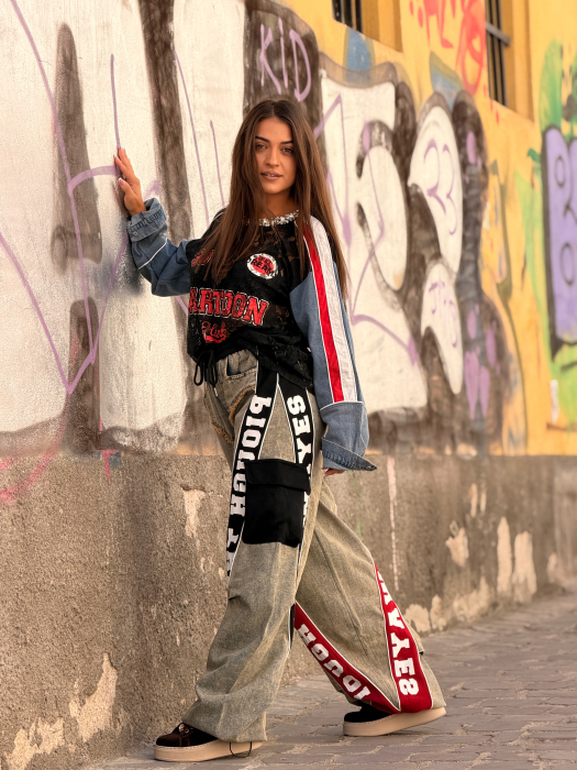 Pantaloni cargo cu efect denim si benzi contrastante [6]