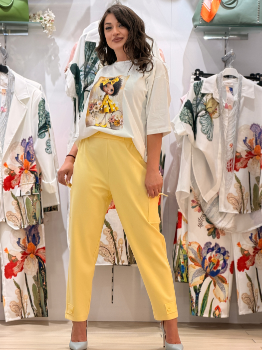 Pantaloni cu buzunar pe lateral [2]