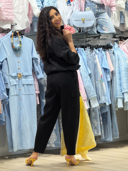 Pantaloni cu buzunare pe lateral [3]