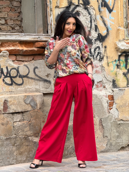 Pantaloni cu buzunare si curea in talie [5]