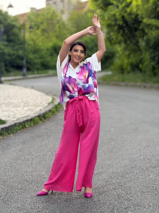 Pantaloni cu buzunare si elastic in talie [3]
