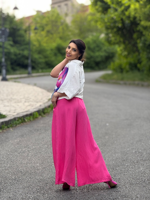 Pantaloni cu buzunare si elastic in talie [5]