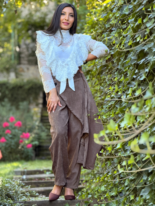 Pantaloni cu design petrecut si talie elastica [3]