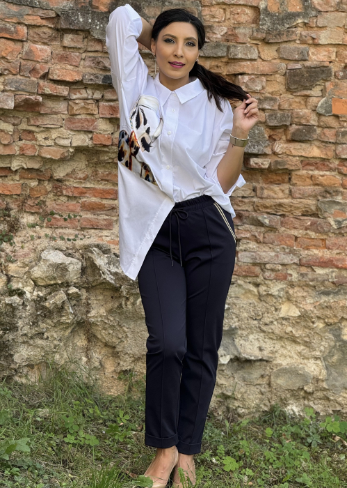 Pantaloni cu dungi aurii la buzunare [2]