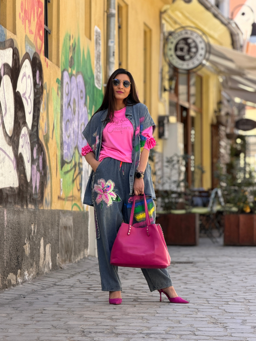 Pantaloni din blug cu broderie roz [2]