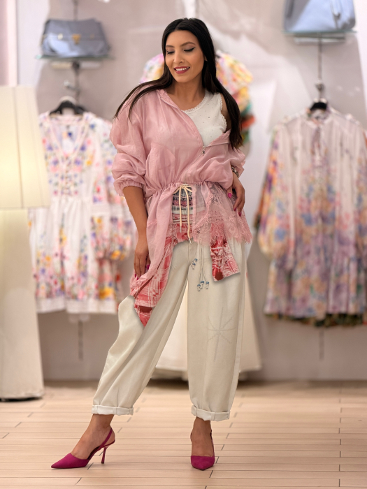 Pantaloni din jeans cu detaliu cu rosu [2]