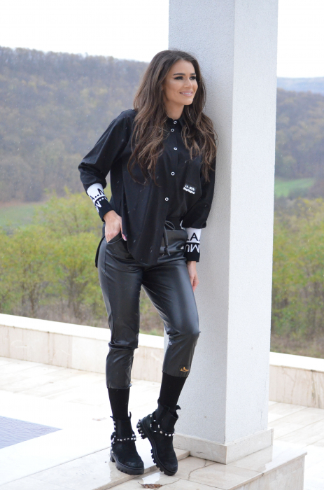 Pantaloni din piele ecologica cu buzunare [4]