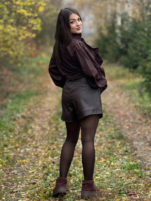 Pantaloni din piele ecologica cu buzunare [4]