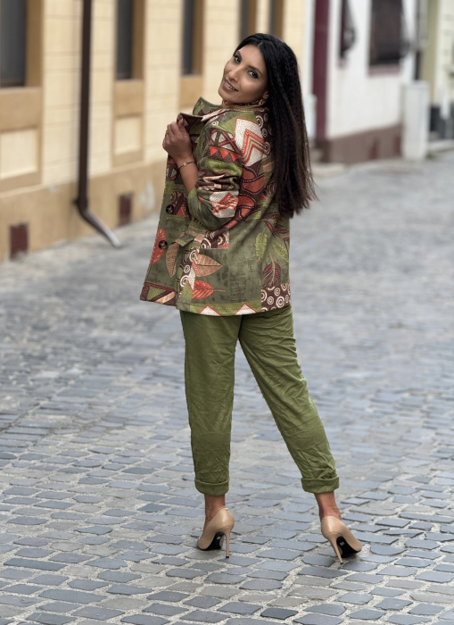 Pantaloni din piele ecologica intoarsa [4]
