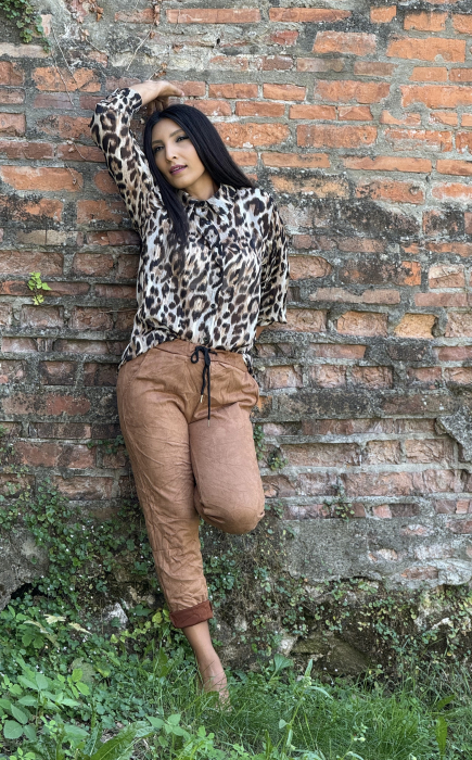 Pantaloni din piele ecologica intoarsa [5]