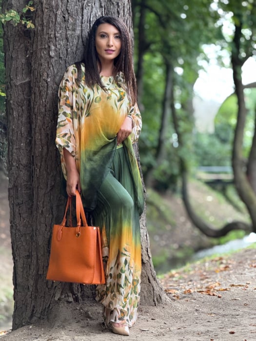 Pantaloni evazati cu imprimeu colorat [3]