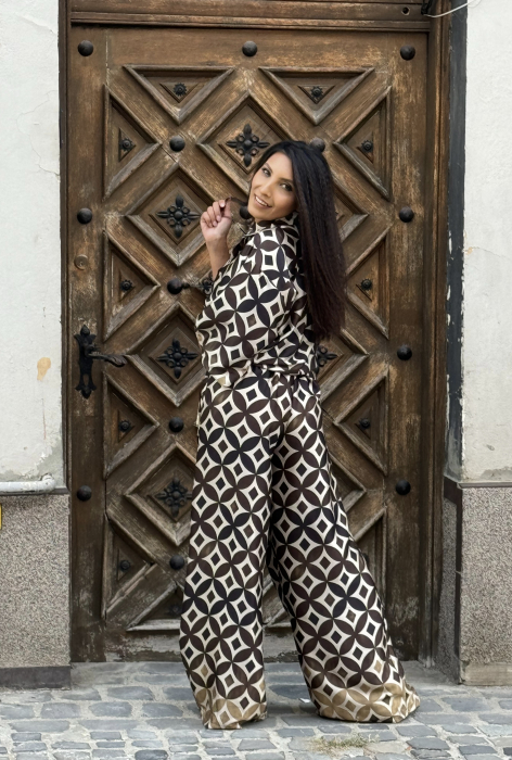 Pantaloni evazati cu romburi [3]