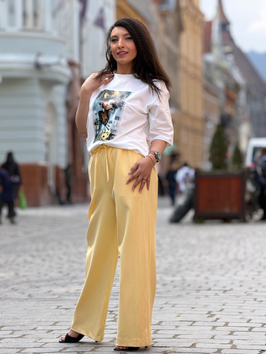 Pantaloni evazati cu snur in talie [3]