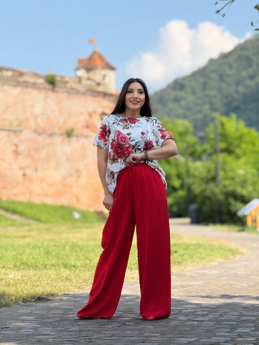 Pantaloni evazati cu snur in talie [4]