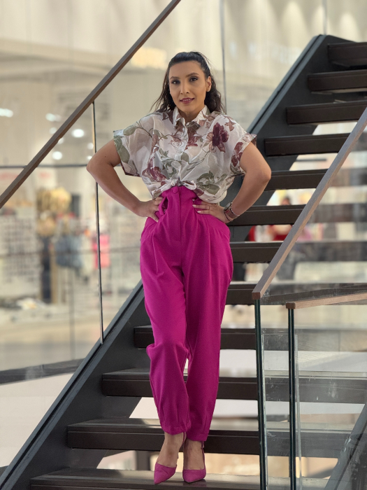 Pantaloni fucsia cu buzunare supradimensionate [3]