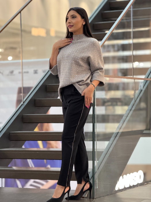 Pantaloni negri casual cu buzunare [1]