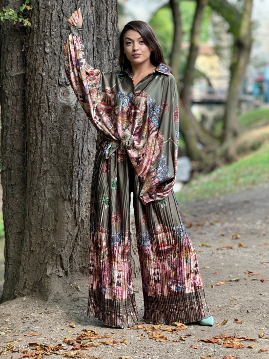 Pantaloni plisati cu imprimeu floral [1]
