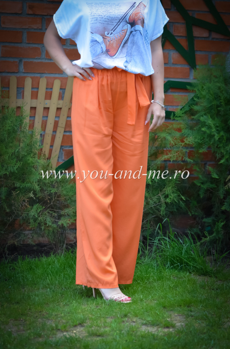 Pantaloni portocalii evazati cu elastic in talie [3]