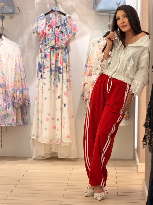 Pantaloni rosii cu dungi si snur in talie [2]