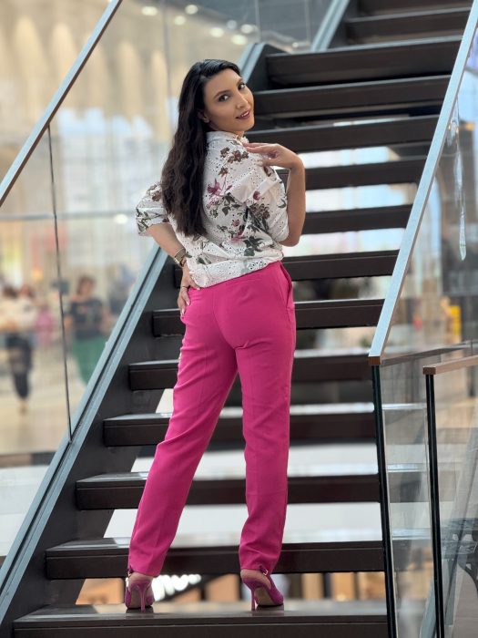 Pantaloni roz conici [4]