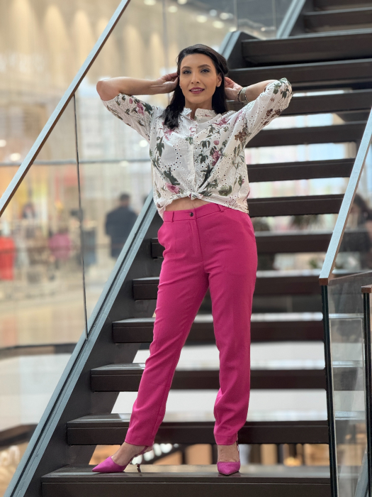 Pantaloni roz conici [3]