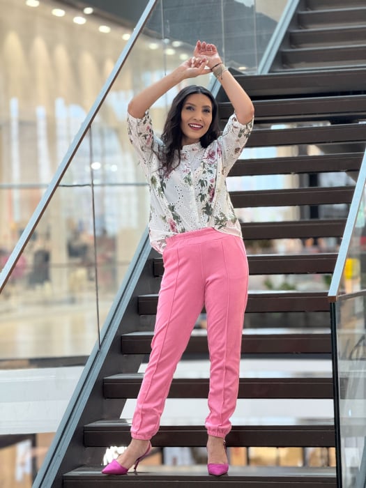 Pantaloni roz cu dunga [3]