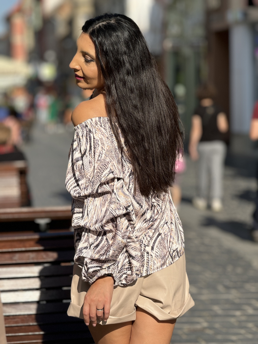 Pantaloni scurti bej cu funda in talie [4]