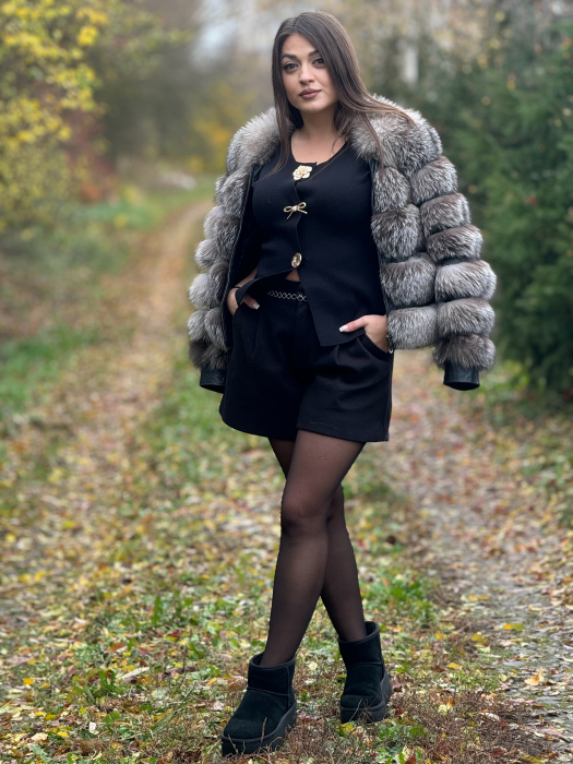 Pantaloni scurti cu detaliu decorativ alb [5]