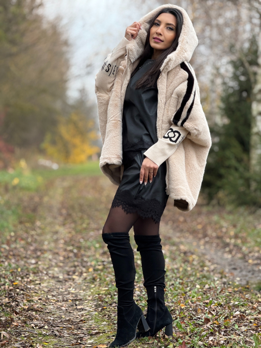 Pantaloni scurti de piele cu dantela [5]