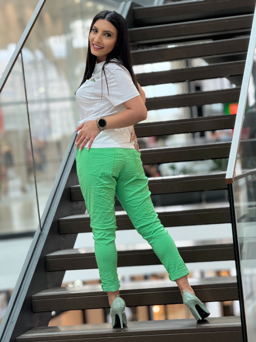 Pantaloni verzi cu snur decorativ [4]