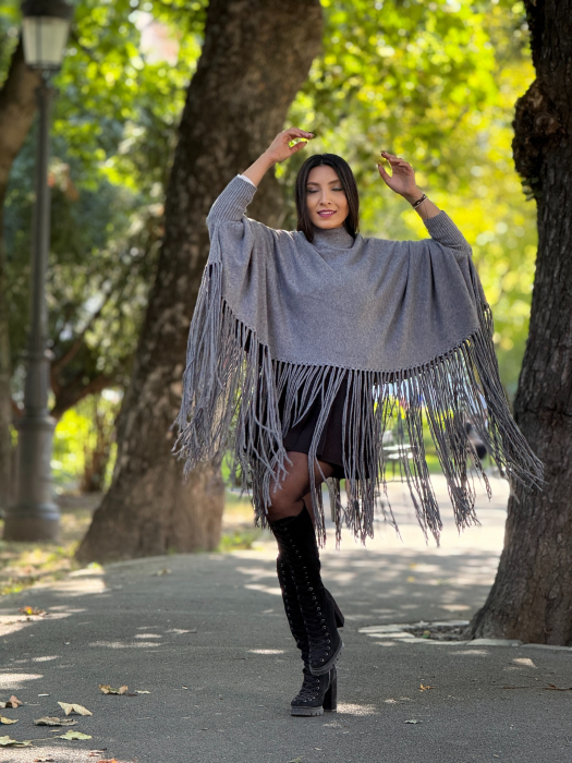 Poncho cu franjuri [4]