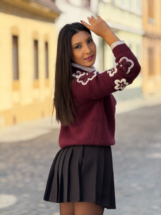 Pulover cu aplicatii florale [3]