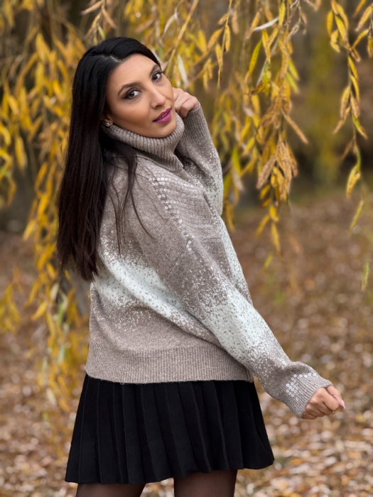 Pulover cu gat inalt si paiete mari [3]