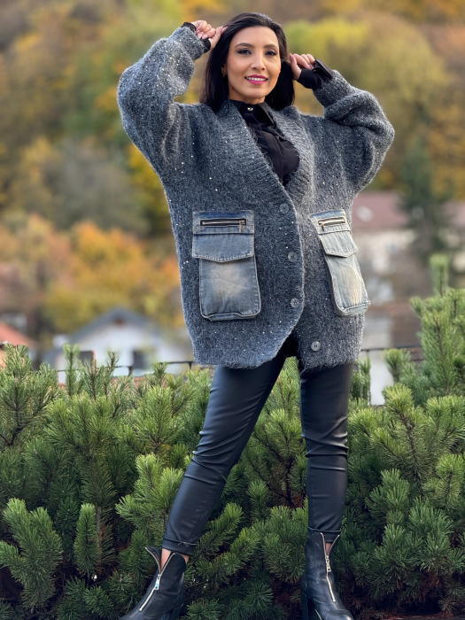 Pulover gri cu sclipici si buzunare din blug [2]