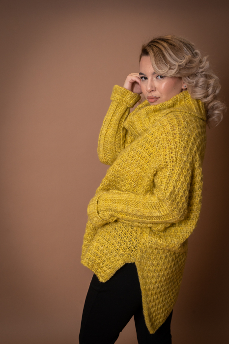 Pulover tricotat galben cu guler [3]