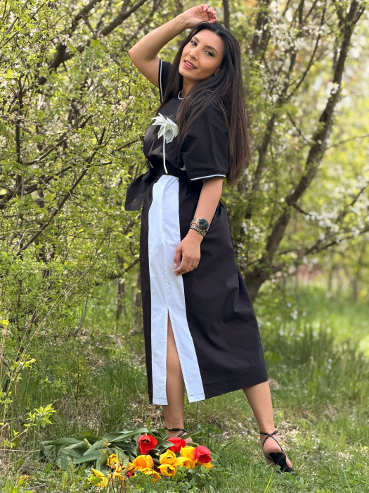 Rochie alb-negru lejera cu floare detasabila [5]