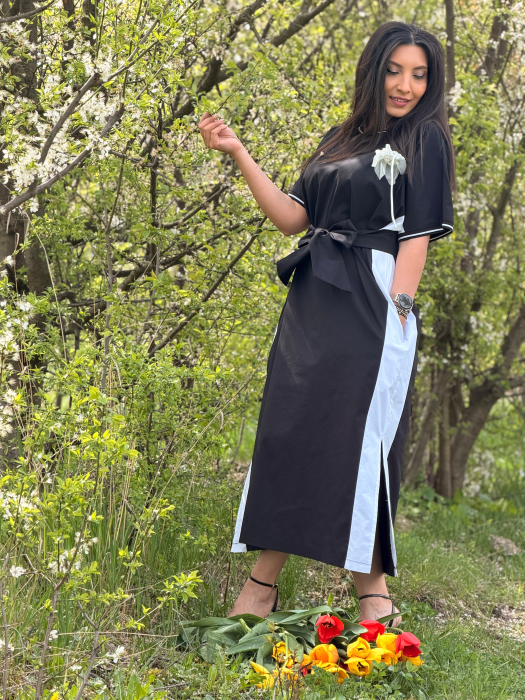 Rochie alb-negru lejera cu floare detasabila [3]