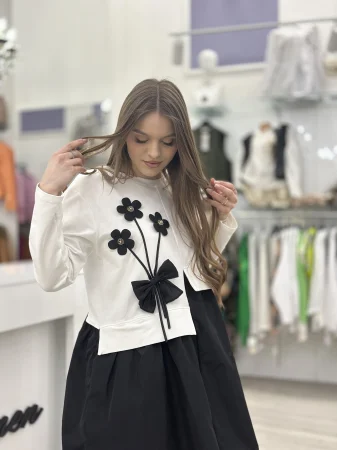 Rochie alb-negru lunga cu imprimeu flori si fundita [3]