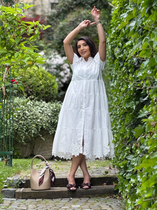 Rochie alba cu broderie [4]