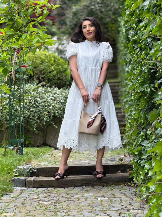 Rochie alba cu broderie [5]