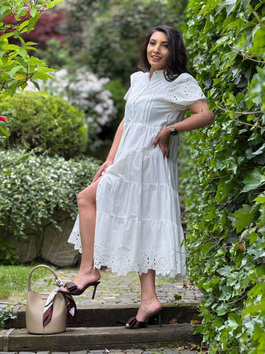 Rochie alba cu broderie [2]