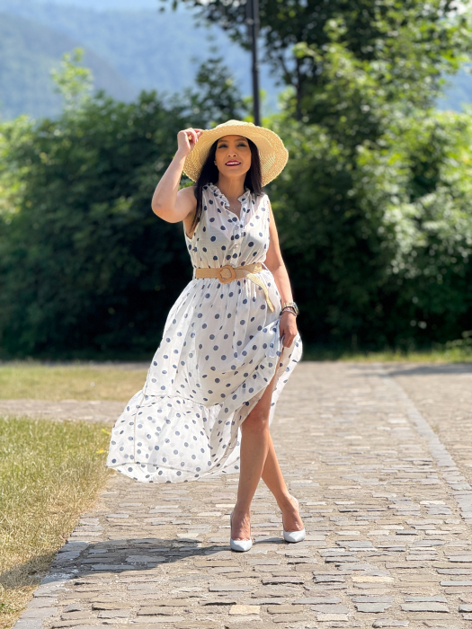 Rochie alba cu buline albastre [7]