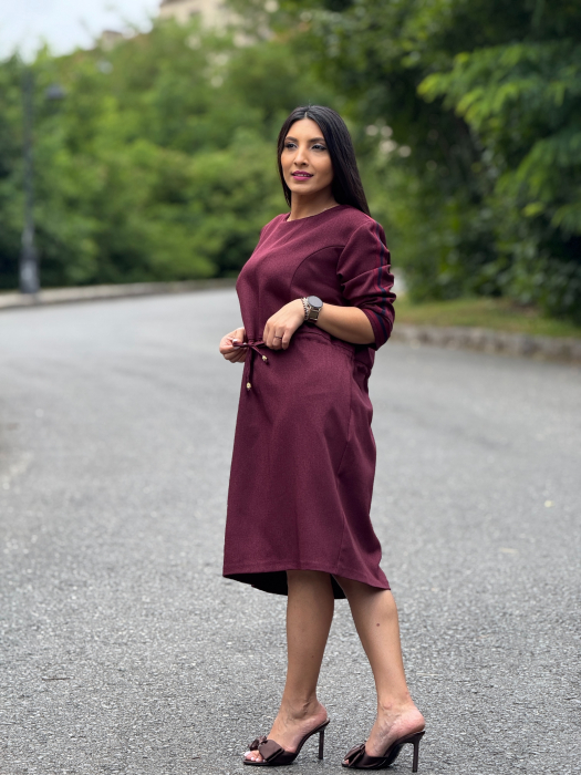 Rochie bordo casual cu detalii sport si snur in talie [3]
