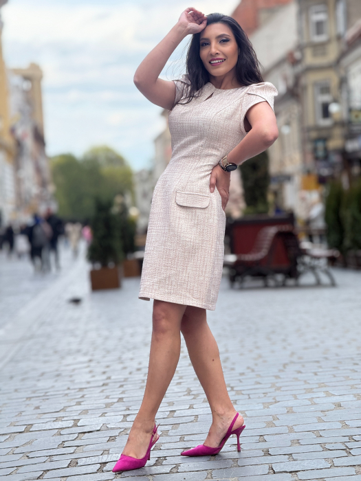 Rochie cambrata cu maneci voluminoase si insertii aurii [2]