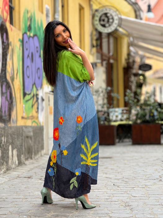 Rochie casual oversized cu broderie florala [3]