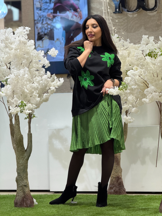 Rochie cu aplicatii florale 3D si croiala lejera [2]