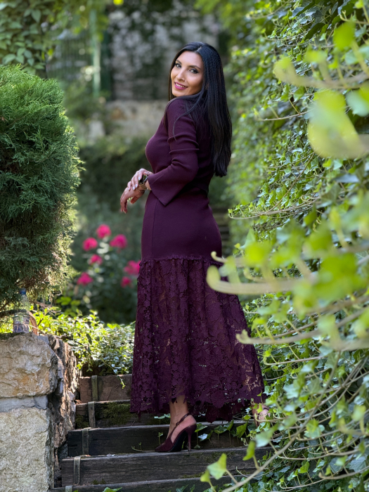 Rochie cu broderie si curea [3]