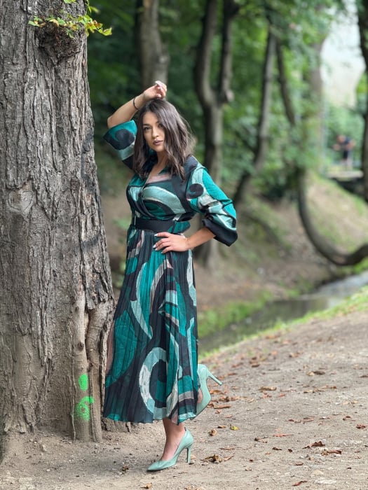 Rochie cu decolteu in V si curea in talie [3]