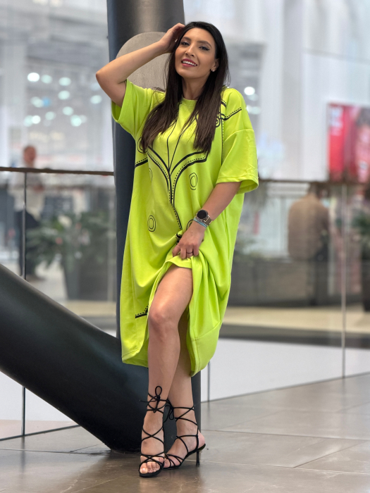 Rochie cu detaliu negru tip sacou [4]