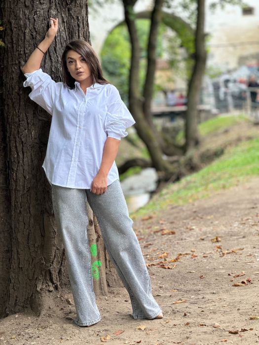 Jeans evazati cu pietricele aplicate [1]